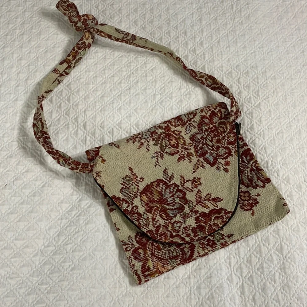 Tapestry boho hippie style hobo purse bag burgundy floral long strap cross body